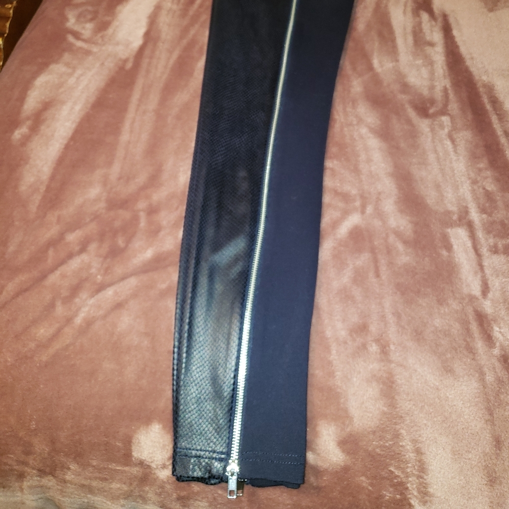 Navy blue faux snake skin Nygard slims leggings - Picture 3 of 4